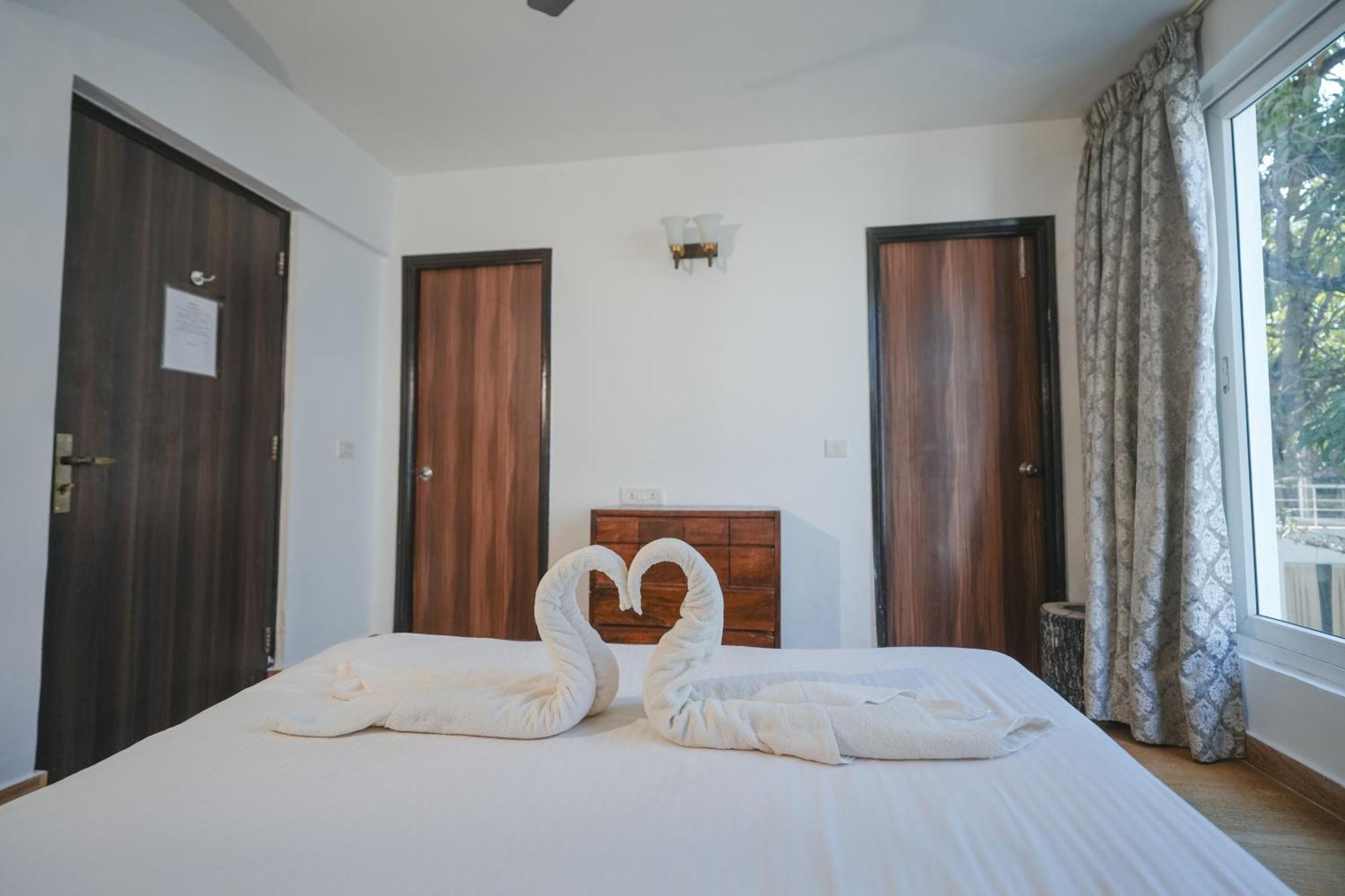 Villa M - Jia 3- 3Bhk In Candolim, Pool Facing, Near Beach, Breakfast Included Exteriör bild